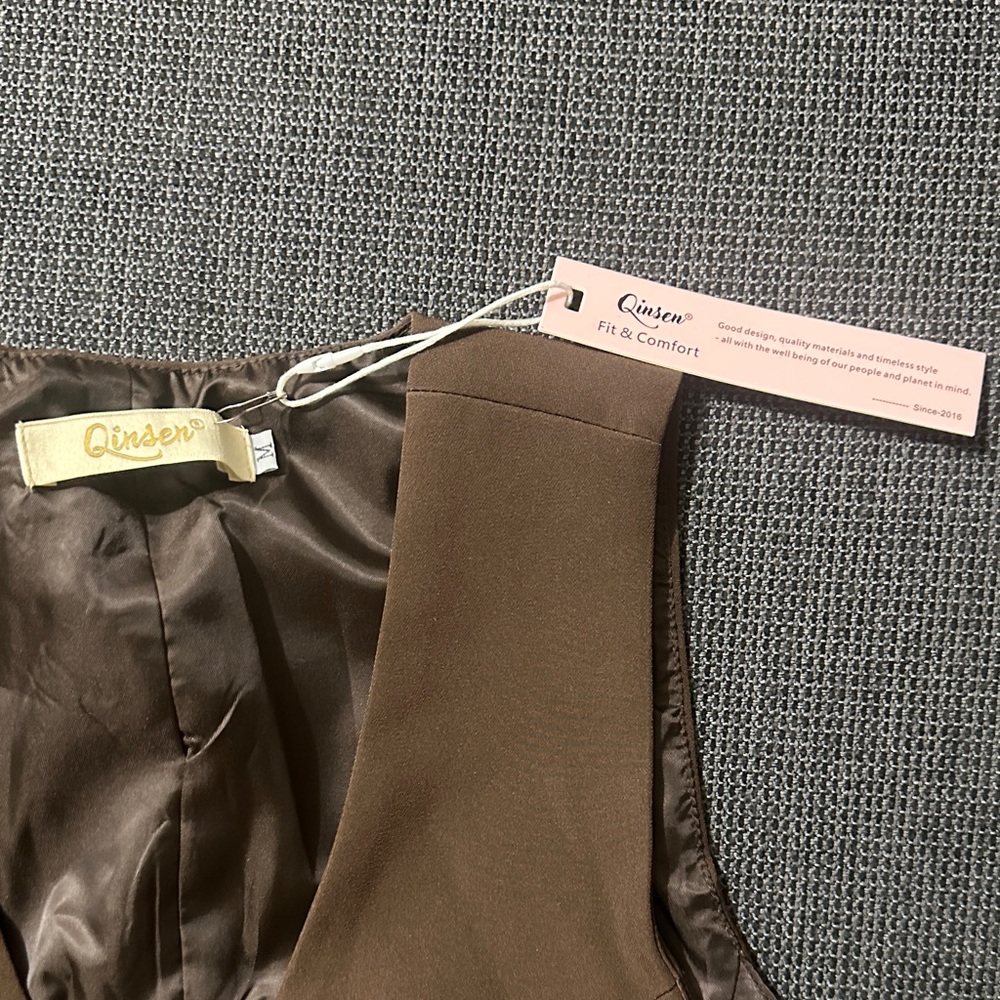 Qinsen Chocolate Brown Vest - Picture 3 of 5